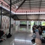 Pembinaan Fiqih Ibadah : Mahasantriah Ma’had Al-Jami’ah Praktik Gerakan Shalat Sesuai Tuntunan Rasulullah SAW