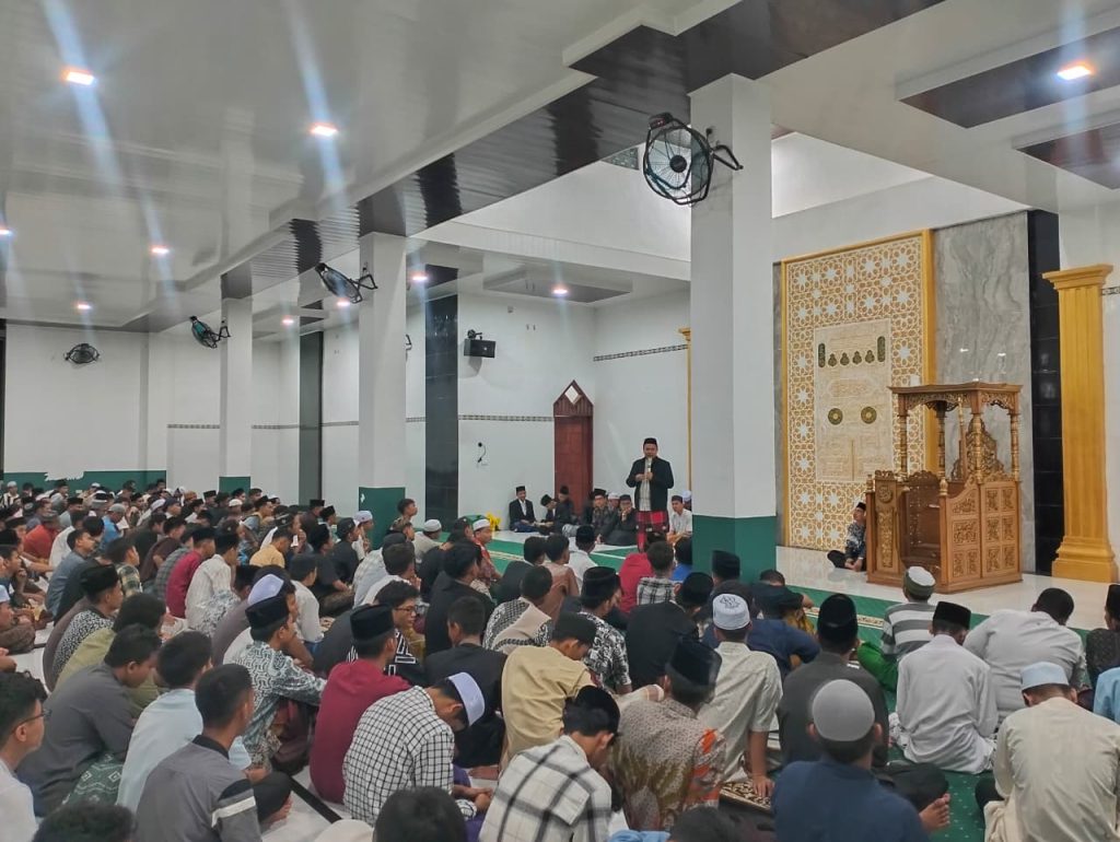 Bukan Sekadar Pembukaan, Musyrif/ah Tampil Jadi Teladan dalam Muhadharah Perdana di Lingkungan Ma’had